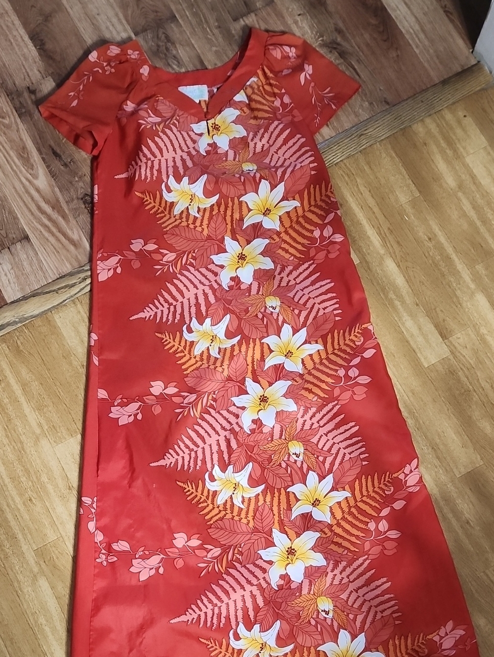 VTG Floral V-Neck Midi Dress in Coral Red